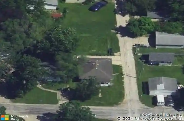 1158 brown ave ne, cedar rapids,  IA 52402