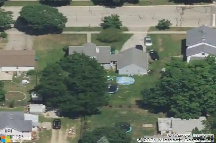 606 e 2nd st, lawton,  MI 49065