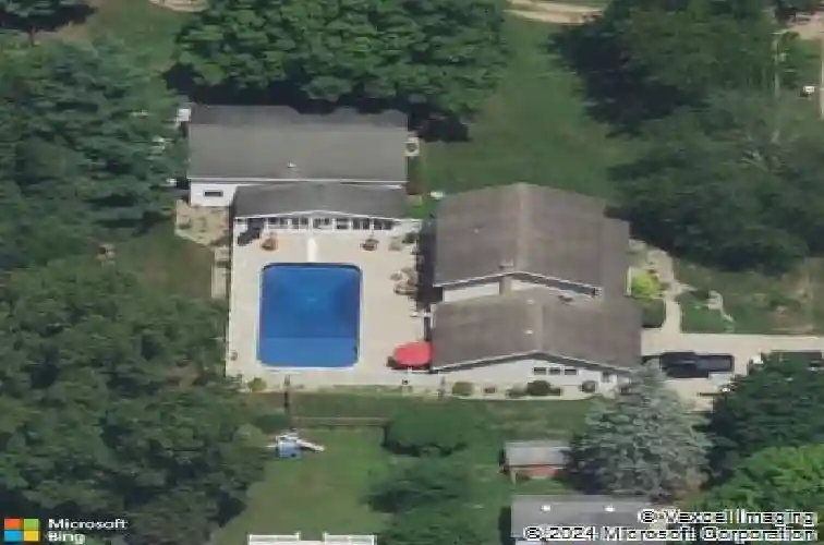 111 s fremont st, lawton,  MI 49065