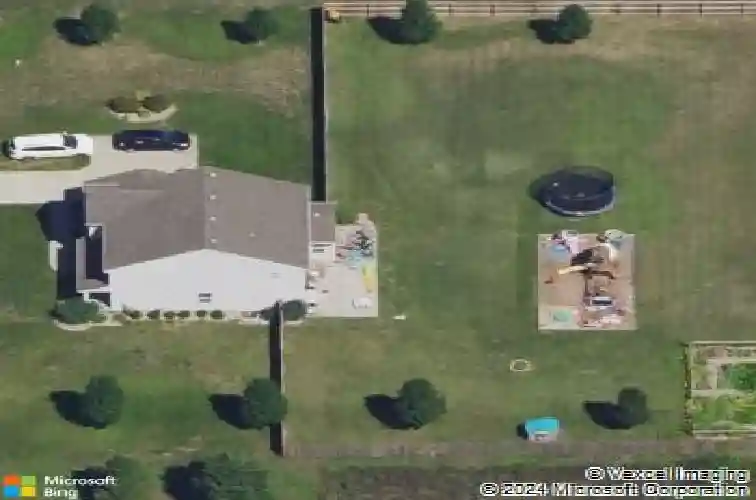 50669 rebecca dr, paw paw,  MI 49079