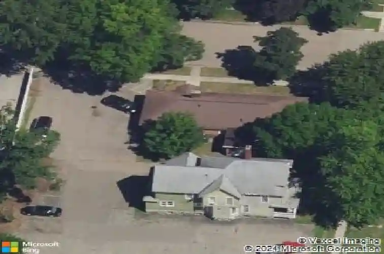 215 n kalamazoo st, paw paw,  MI 49079