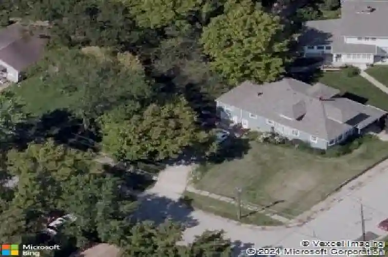 405 e 2nd st, bonner springs,  KS 66012