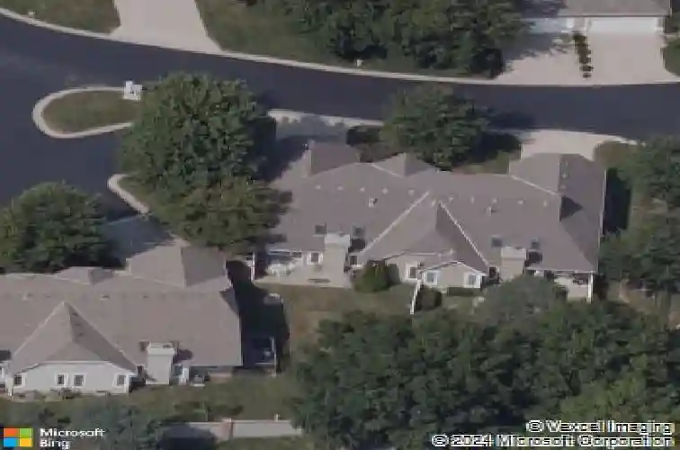 8592 caenen lake ct, lenexa,  KS 66215