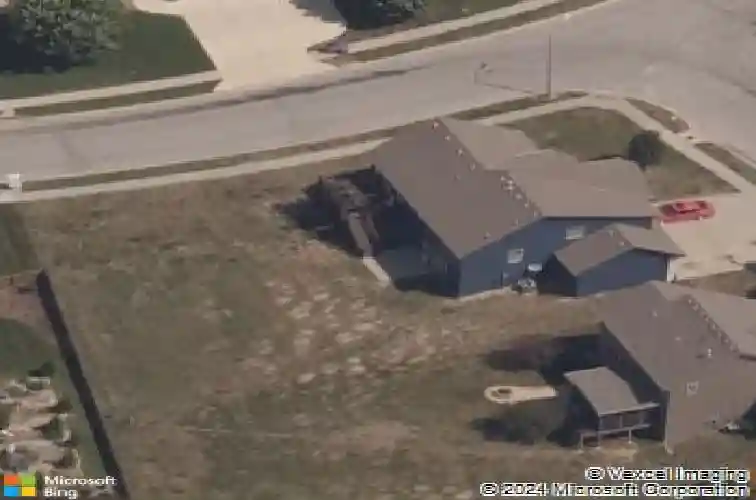 1217 hampton dr, raymore,  MO 64083