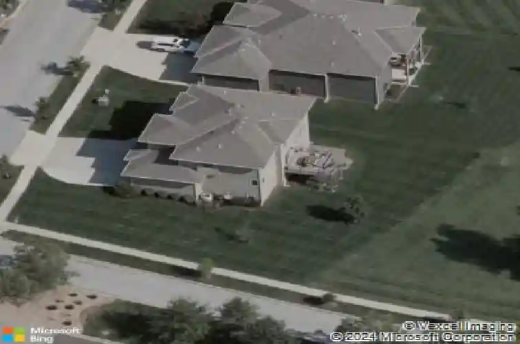 8617 houston st, lenexa,  KS 66227