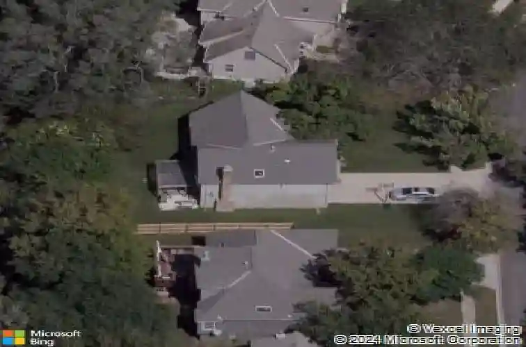 8626 oakview dr, lenexa,  KS 66215