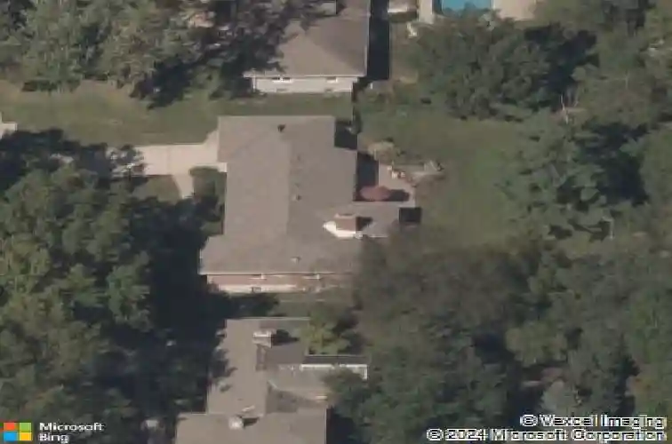 9821 pembroke ln, leawood,  KS 66206
