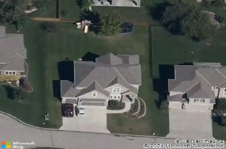 1308 ne woods edge ct, lees summit,  MO 64064