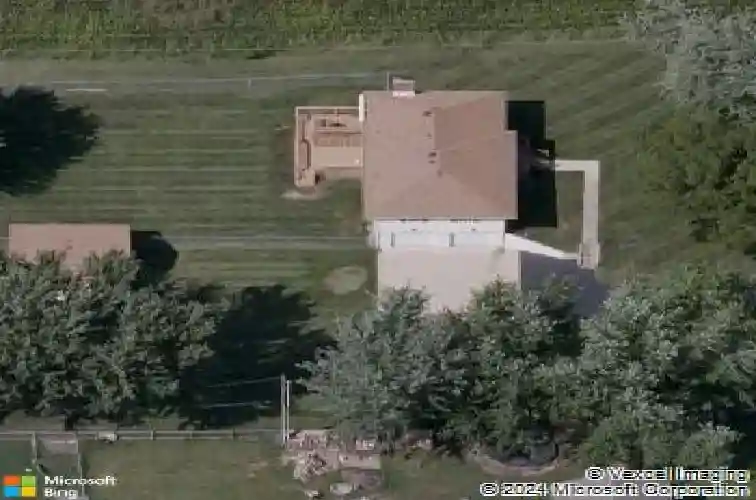 15989 152nd st, bonner springs,  KS 66012