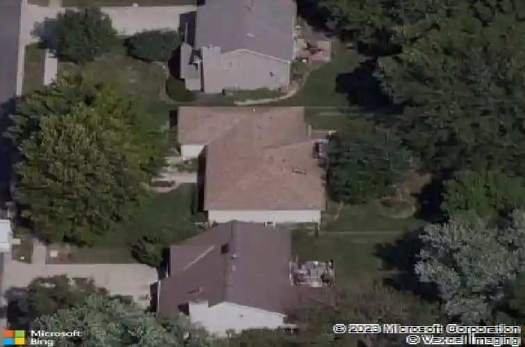 8639 greenway ln, lenexa,  KS 66215