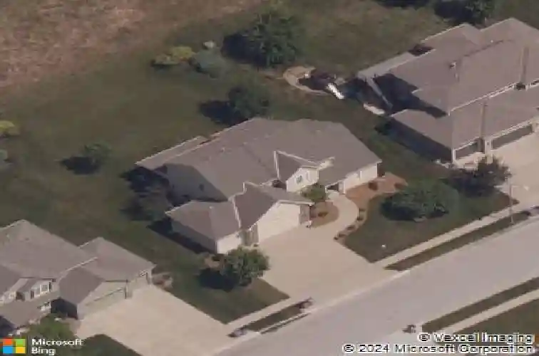 1404 cross creek dr, raymore,  MO 64083