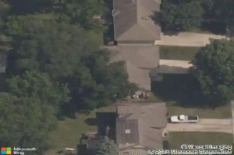 8706 mackey st, overland park,  KS 66212