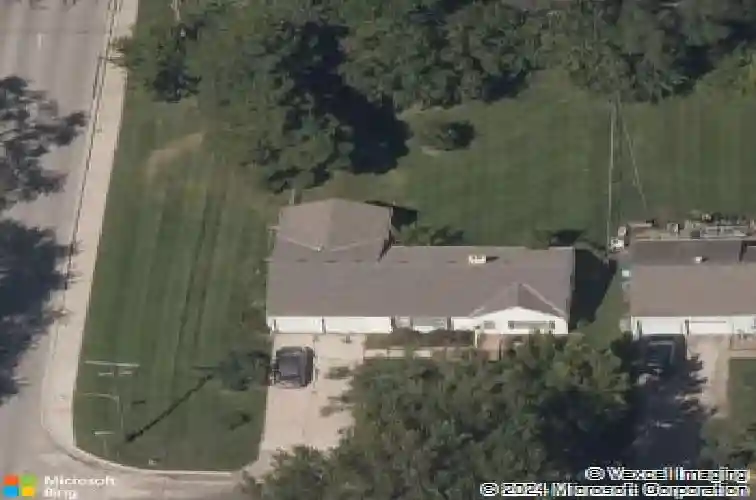 7652 high dr, prairie village,  KS 66208