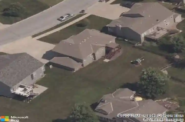 411 eagle glen dr, raymore,  MO 64083