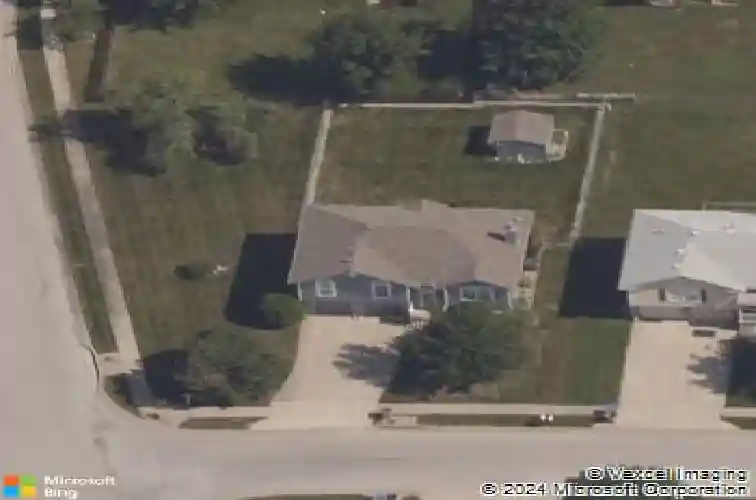 1708 beau dr, raymore,  MO 64083