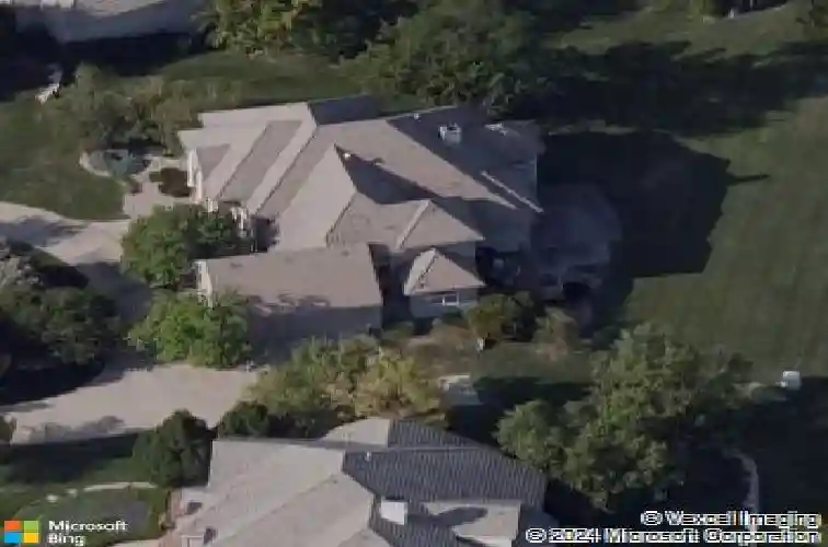 9705 sunset cir, lenexa,  KS 66220