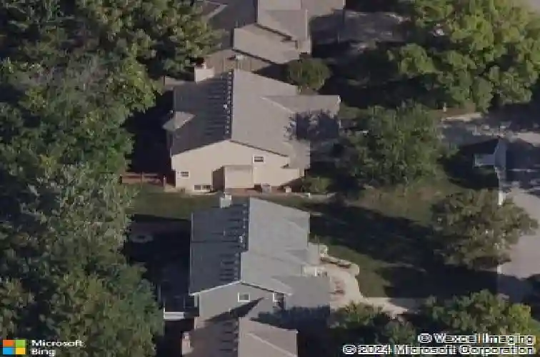 8442 lakeview ave, lenexa,  KS 66219