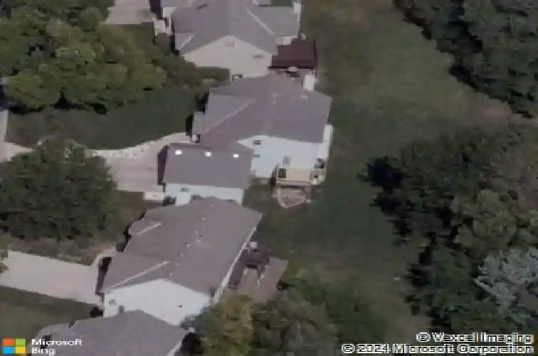 7915 woodstone st, lenexa,  KS 66219