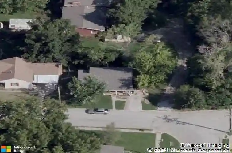621 e spring ave, bonner springs,  KS 66012
