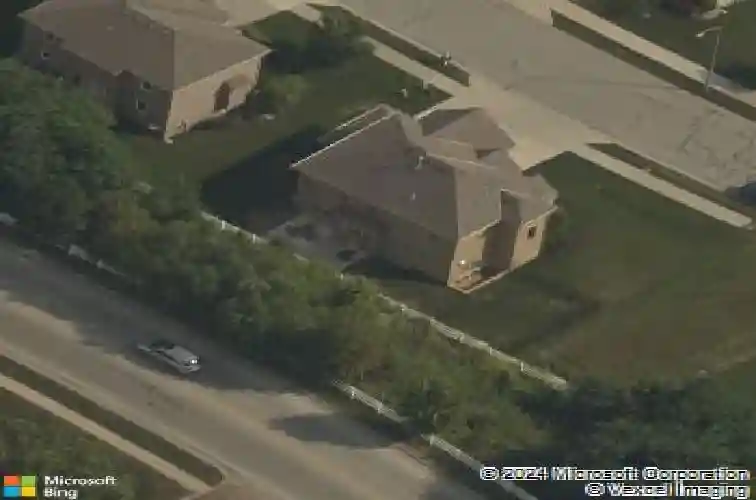 5862 s national dr, kansas city,  MO 64152