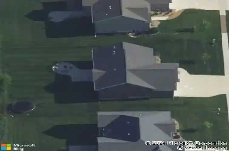 405 ascot ln, robins,  IA 52328