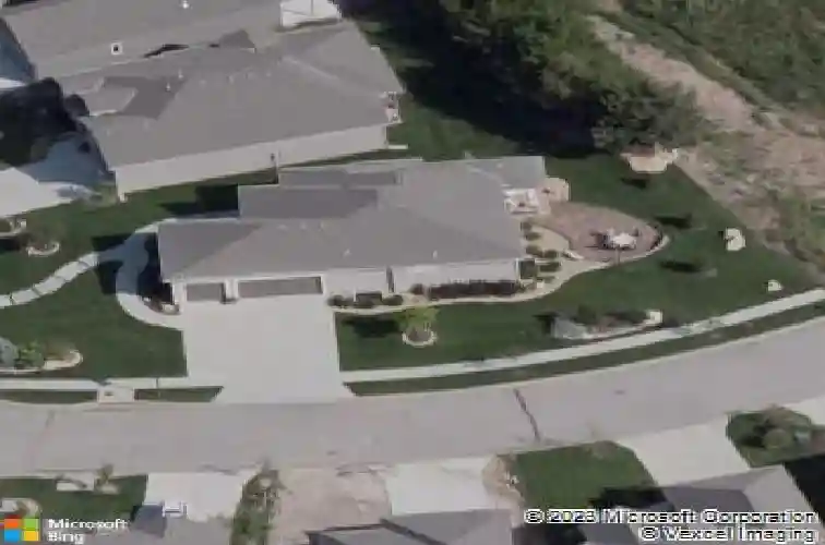 9891 garden st, shawnee,  KS 66227