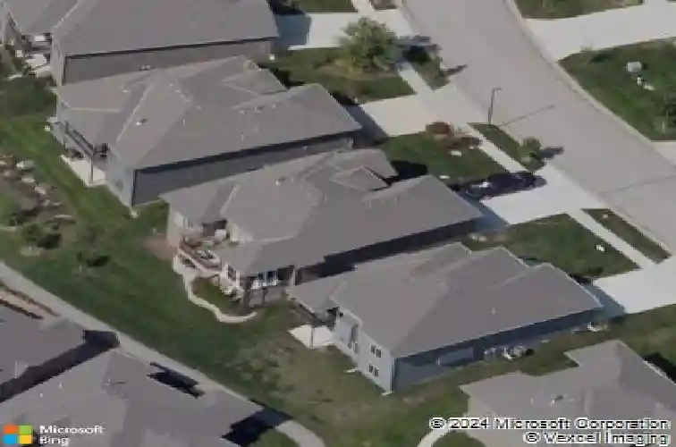9868 garden st, shawnee,  KS 66227