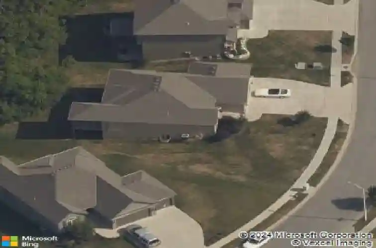 8806 n norton ave, kansas city,  MO 64156