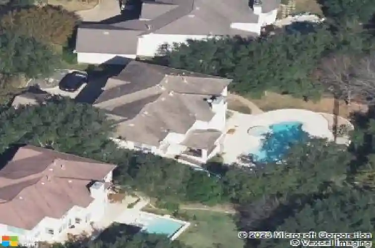 402 luna vista dr, the hills,  TX 78738