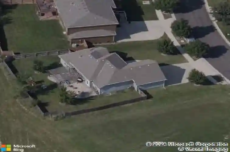 10219 theden cir, lenexa,  KS 66220