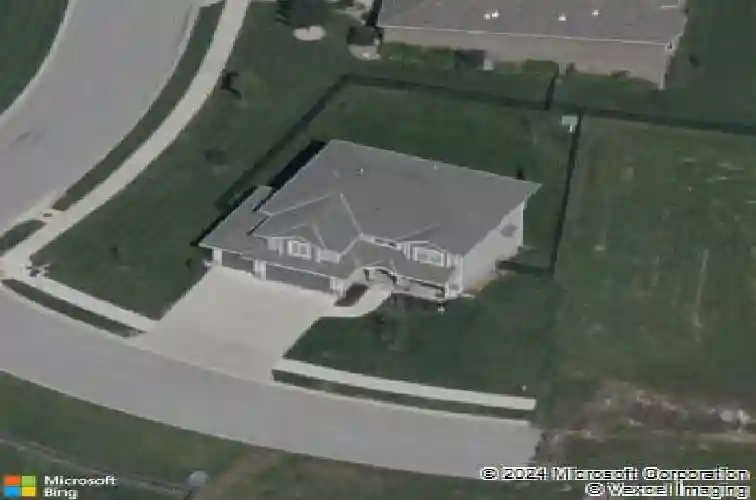 1922 ne bluestone dr, lees summit,  MO 64064