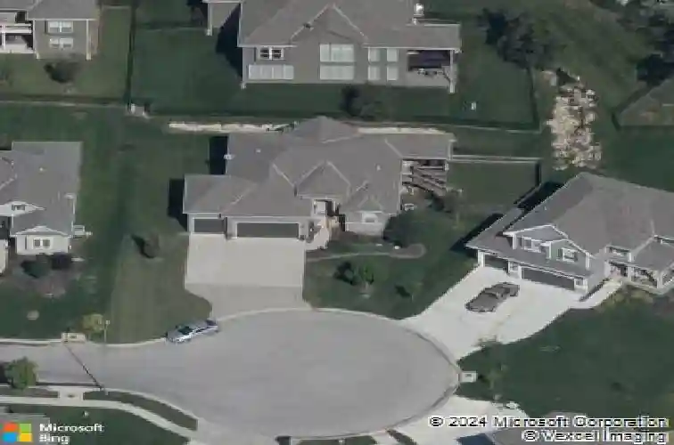 1021 se carmine ct, blue springs,  MO 64014