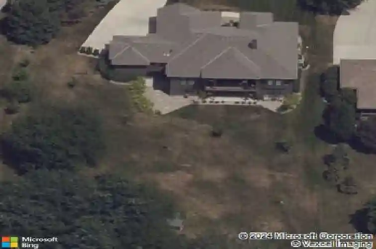 7901 n shoal creek valley dr, kansas city,  MO 64157