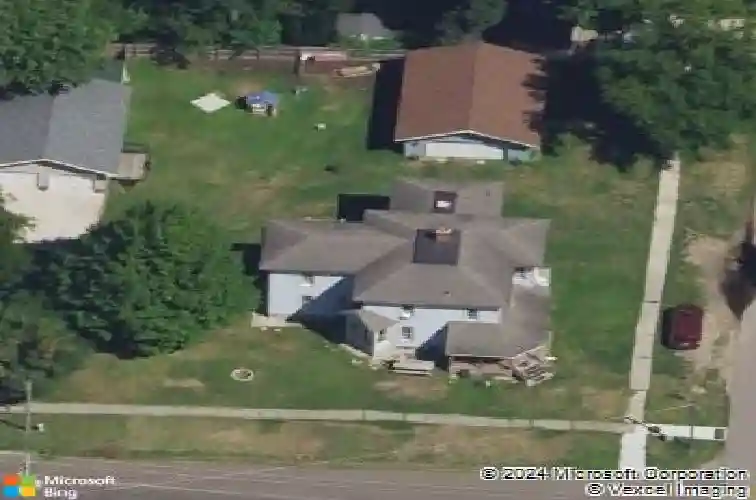 423 oak st, paw paw,  MI 49079