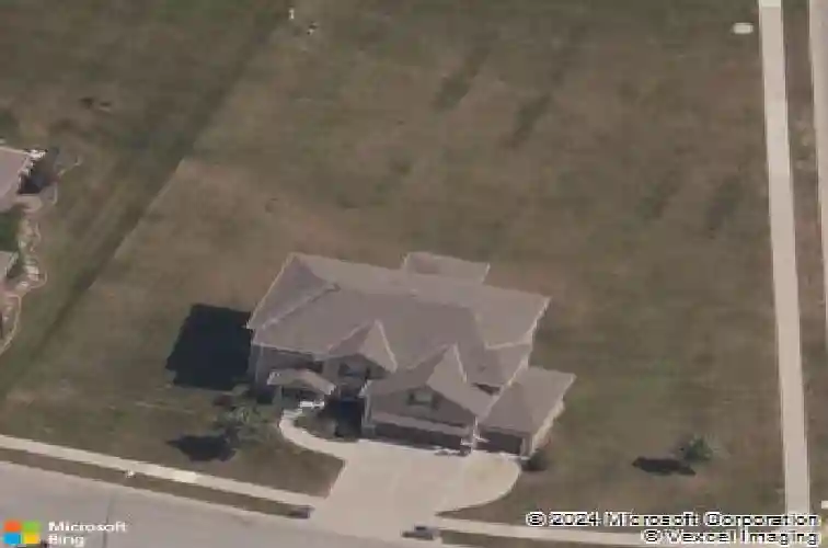 1208 becket ct, raymore,  MO 64083