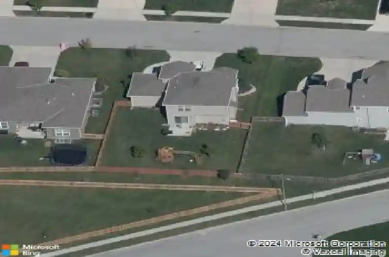 924 se crimson ct, blue springs,  MO 64014