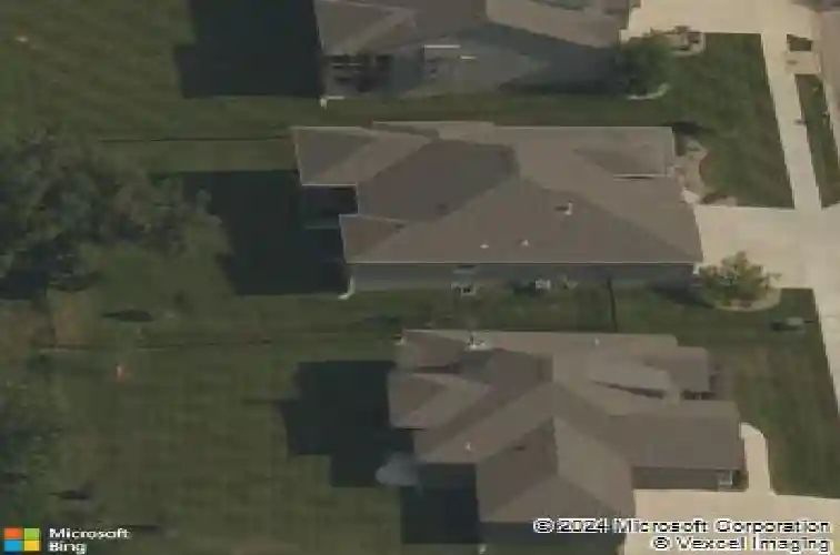5956 s national dr, kansas city,  MO 64152