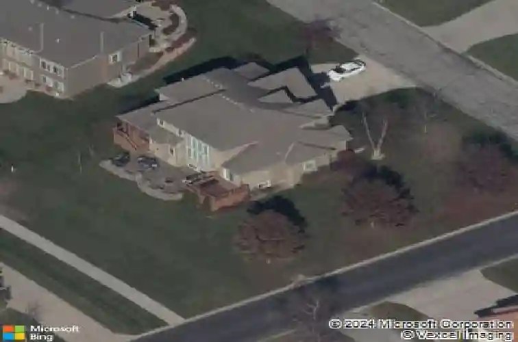 701 sw admiral byrd dr, lees summit,  MO 64082