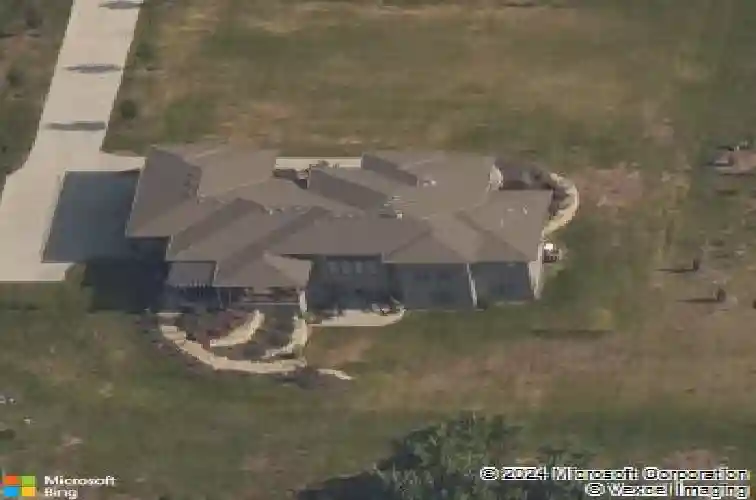 10405 w 49th st, shawnee,  KS 66203