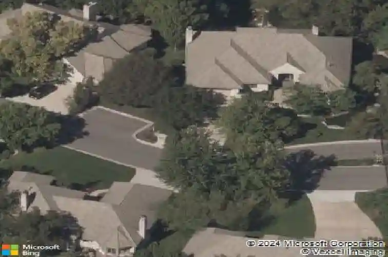 2004 w 114th st, leawood,  KS 66211