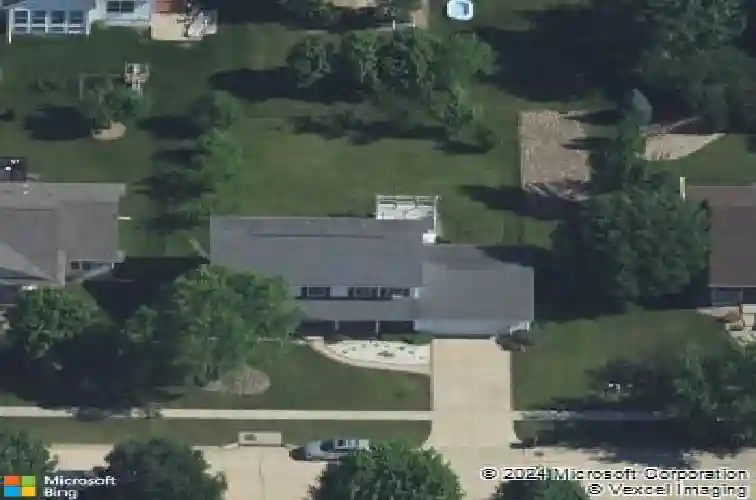 2650 wolf run, hiawatha,  IA 52233