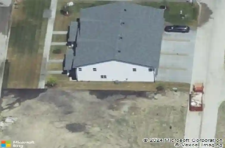 2490 roycroft aly, marion,  IA 52302