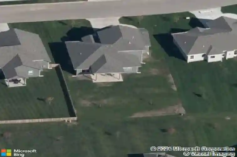 516 se linden dr, blue springs,  MO 64014