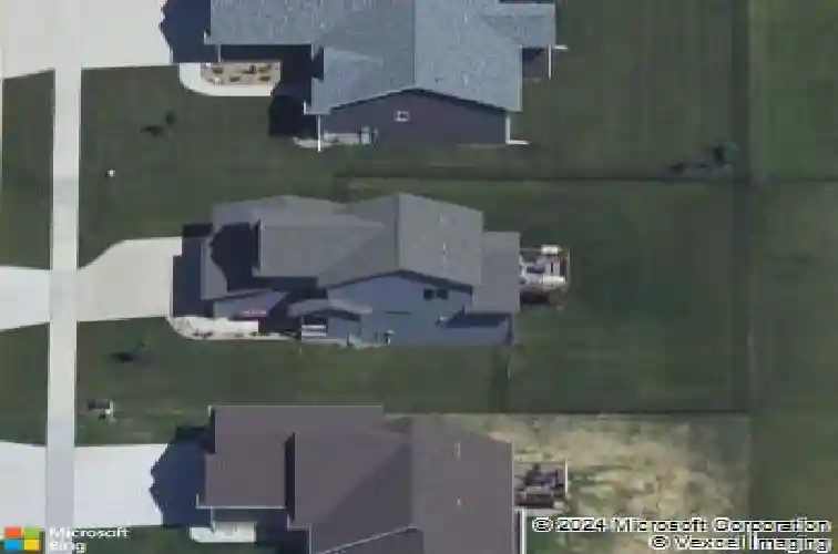 1418 cardinal dr, fairfax,  IA 52228