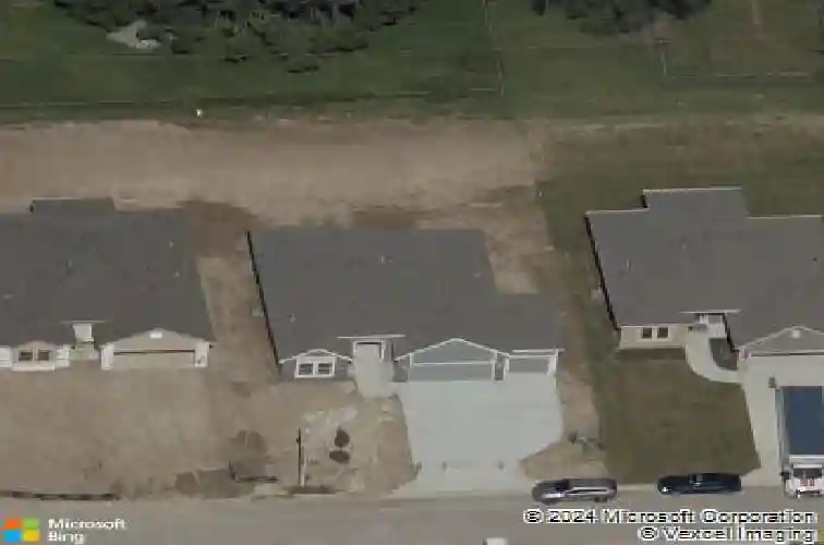 8 ne 102nd st, kansas city,  MO 64155