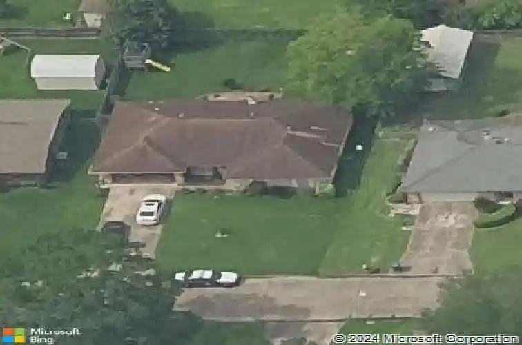 1908 thousand oaks dr, orange,  TX 77632