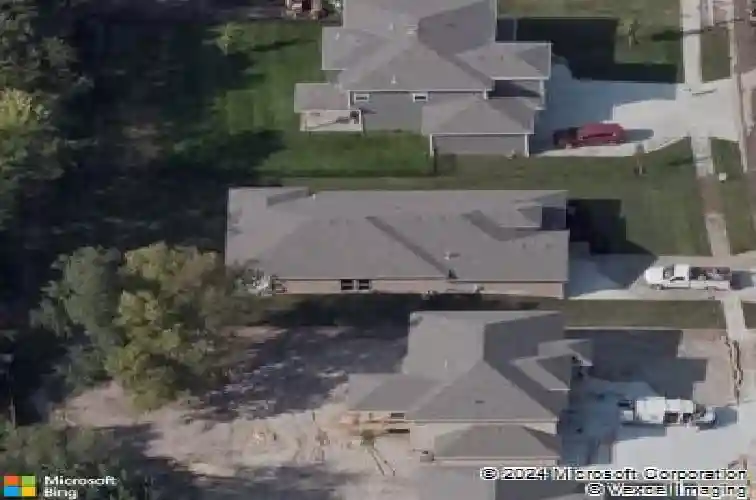 4754 lakecrest dr, shawnee,  KS 66218