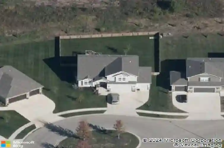505 se linden dr, blue springs,  MO 64014