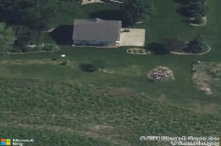 2860 mary green rd, hiawatha,  IA 52233