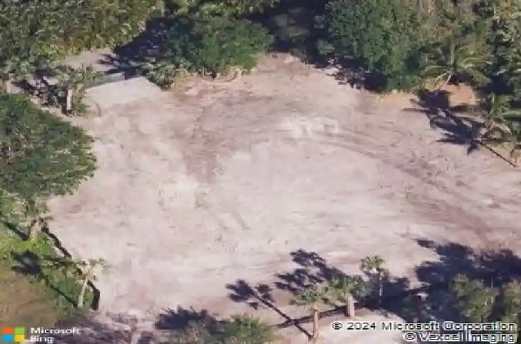 12 n beach rd, hobe sound,  FL 33455